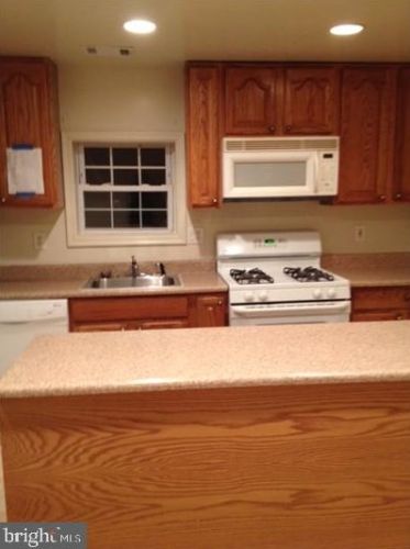 18508 Corby St, Triangle VA  22172-1806 exterior