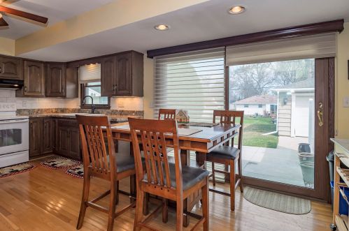 10412 Oklahoma Ave, Milwaukee, WI 53227-4138