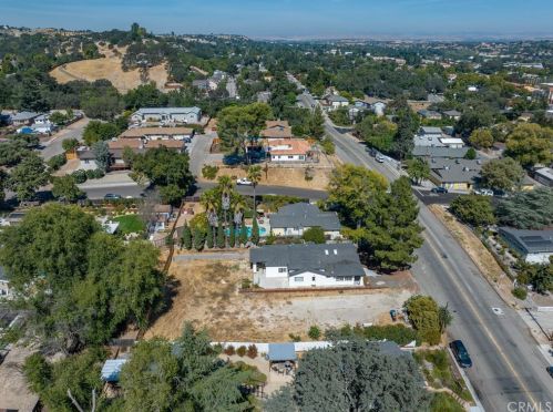 143 Vine St, Lake Nacimiento CA  93446-3736 exterior