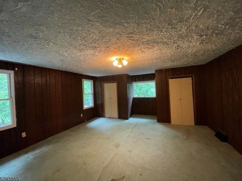 10 Bush St, Oxford NJ  07863-3001 exterior