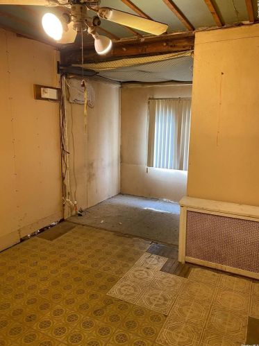 146 Stone St, Floral Park NY  11003-2238 exterior