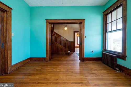 5 Amiss Ave, Richmond National Battlefiel VA  22835-1309 exterior