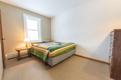 132 Old Mill Pond Rd, Henniker NH  03242-3152 exterior