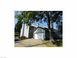 1432 Easthill Sq, Canton, OH 44714-1128