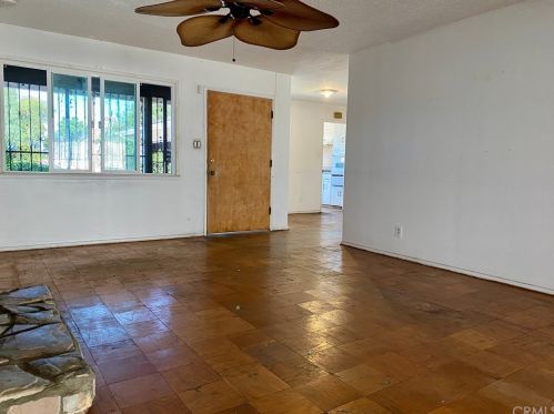 15708 Deblynn Ave, Gardena, CA 90248-2527