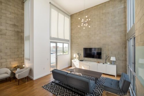 979 Laurel St, San Diego CA 92105-4736 exterior