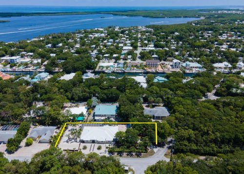 550 Bonito Ave, Key Largo, FL 33037-4704