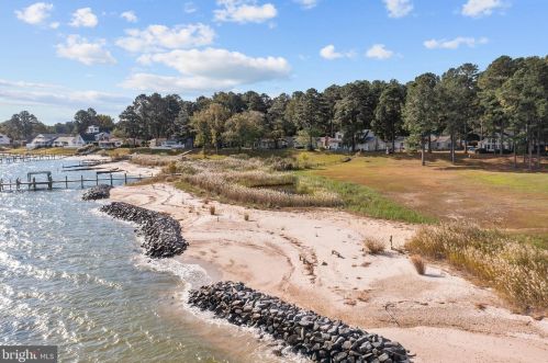 825 Glebe Rd, Montross VA  22520-4002 exterior