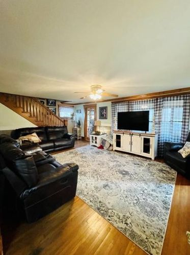 29 Chestnut St, Stoneboro, PA 16153-0025