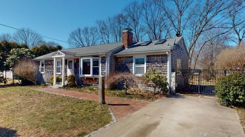 70 Pat Cir, North Kingstown, RI 02852-2041