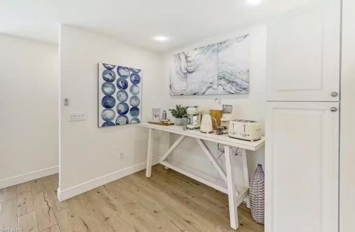 1271 Alhambra Cir, Naples FL 34103-3290 exterior