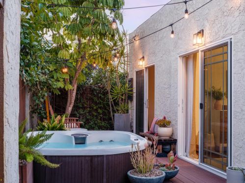 4762 Mountain View Dr, San Diego CA  92116-2250 exterior