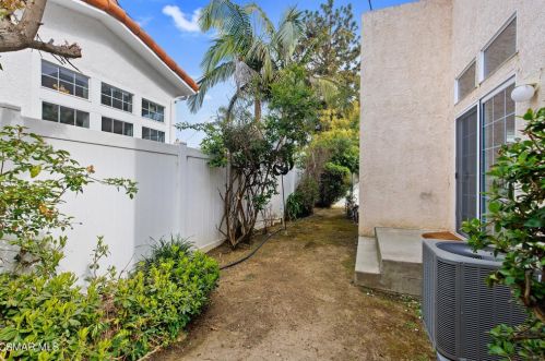 142 Pueblo Ln, Topanga CA  exterior