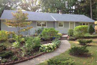 941 Algonquin Rd, Schenectady, NY 12309-4801