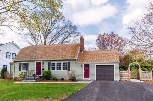 26 Cherokee Rd, Arlington, MA 02474-1911