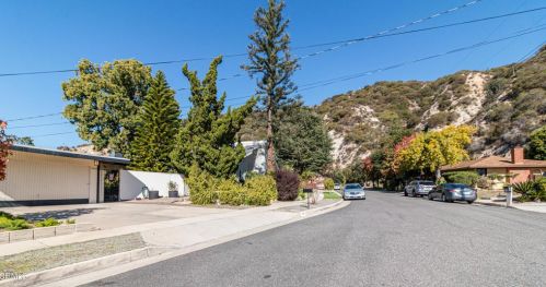 5540 Rock Castle Dr, La Canada, CA 91011-1229