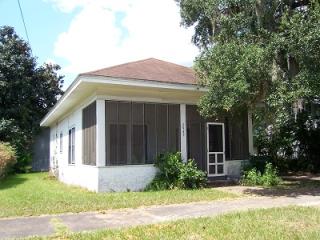 2949 Jefferson St, Marianna, FL 32446-3139