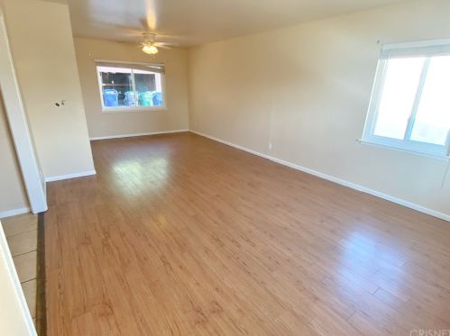 358 Landsford St, Lancaster CA 93535-2613 exterior