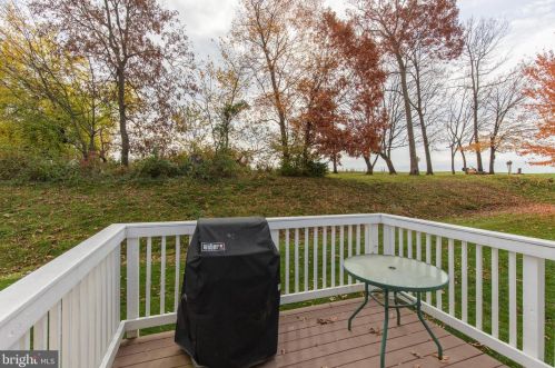 1070 Scenic View Dr, Collegeville PA  19473-2077 exterior