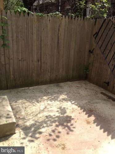 220 Edgewood St, Philadelphia PA  19139-3708 exterior