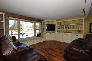7977 Chapel Hill Ct, Hales Corners, WI 53132-2347
