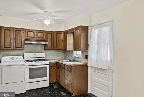 2006 Carlisle Rd, Camp Hill PA  17011-6103 exterior