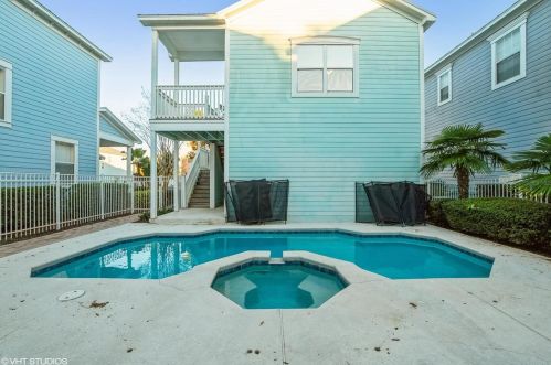 1427 Fairview Cir, Kissimmee FL 34747-6775 exterior