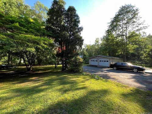 354 Alden Rd, Yorktown Hgts NY  10598-3204 exterior