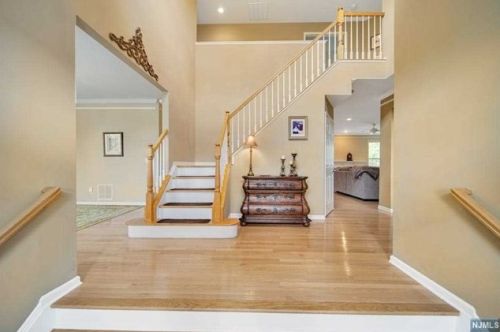 27 Skytop Rdg, Oakland NJ  07436-2355 exterior