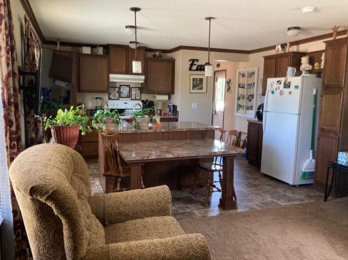 61 Cedar Wood Ln, London, OH 43140-8547