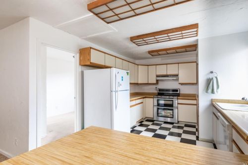 2128 Hvn Dr, Santa Rosa CA 95404-3221 exterior