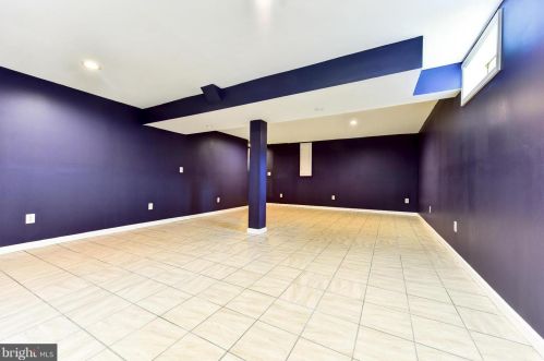 7309 Sterling Grove Dr, Springfield VA  22150-4437 exterior