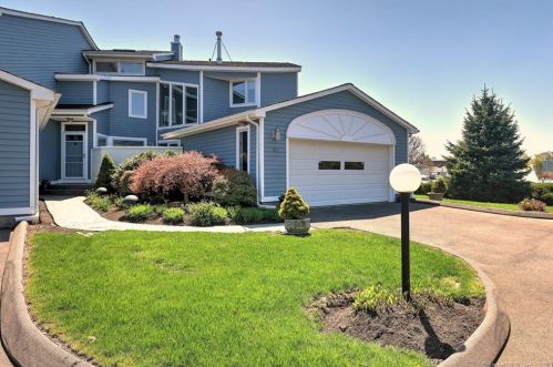 10 Oyster Landing Rd, Milford, CT 06460-6566