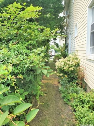 326 Beach 46th St, Far Rockaway NY  11691-1114 exterior