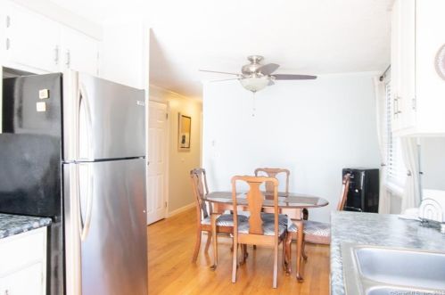 34 Lester St, United States Coast Guard Ac CT  06320-4327 exterior