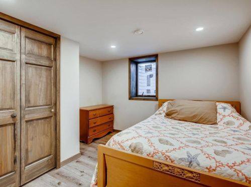 9525 Nicollet Ave, Minneapolis MN 55420-4408 exterior