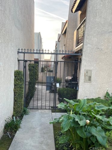 17433 Virginia Ave, Bellflower, CA 90706-6475
