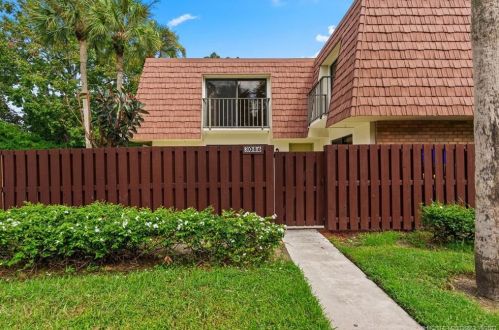 3086 Sunset Trace Cir, Palm City, FL 34990-2633