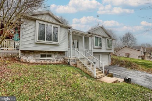 240 Eden Rd, Etters PA  17319-9034 exterior