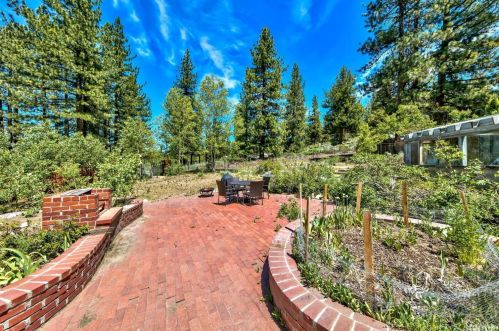 2622 Cold Creek Trl, South Lake Tahoe CA  96150-7200 exterior