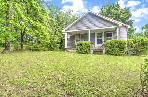 119 Lees Chapel Rd, Sweetwater, TN 37874-6453