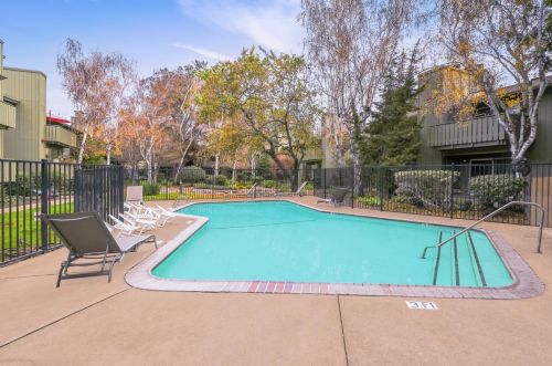 50 Middlefield Rd, Mountain View CA  94043-3802 exterior