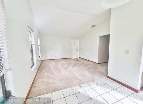 205 59th Ave, Hollywood FL  33021-6361 exterior