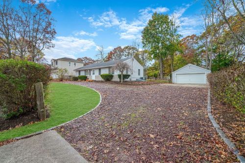 591 Johnson Ave, Hauppauge, NY 11779-6133