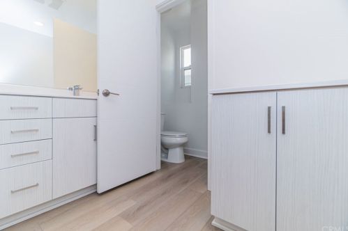 241 Elm Ave, Long Beach CA 90807-3403 exterior