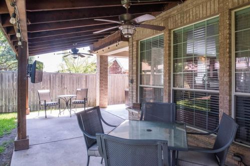 4500 Sandra Lynn Dr, Lewisville TX  75022-1004 exterior