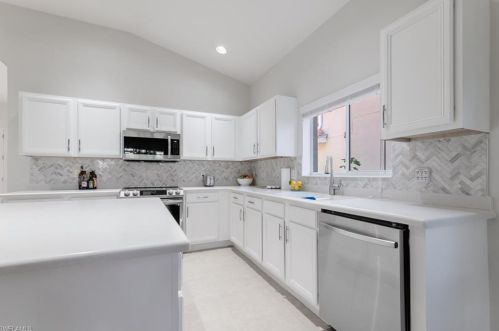 1955 Fairmont Ln, Naples FL  34120-4572 exterior