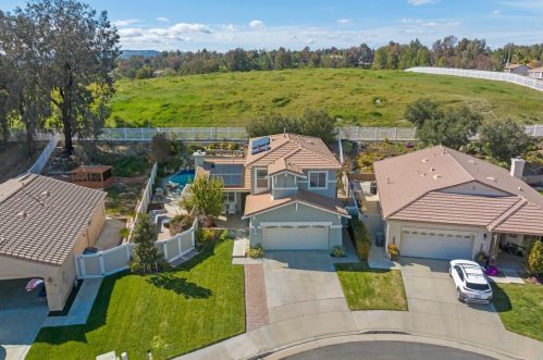 32924 Charmes Ct, Temecula CA  92592-9603 exterior