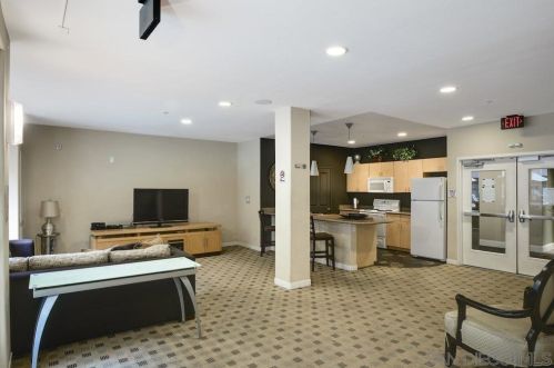 1501 Front St, San Diego CA  92101-2973 exterior