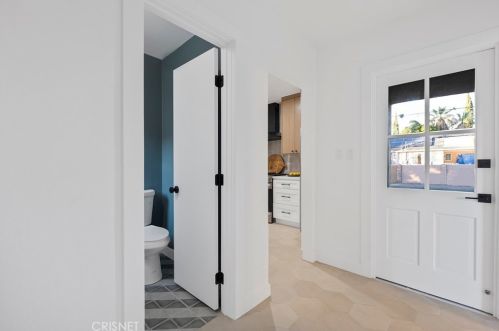 6554 Colbath Ave, Van Nuys CA  91401-1503 exterior